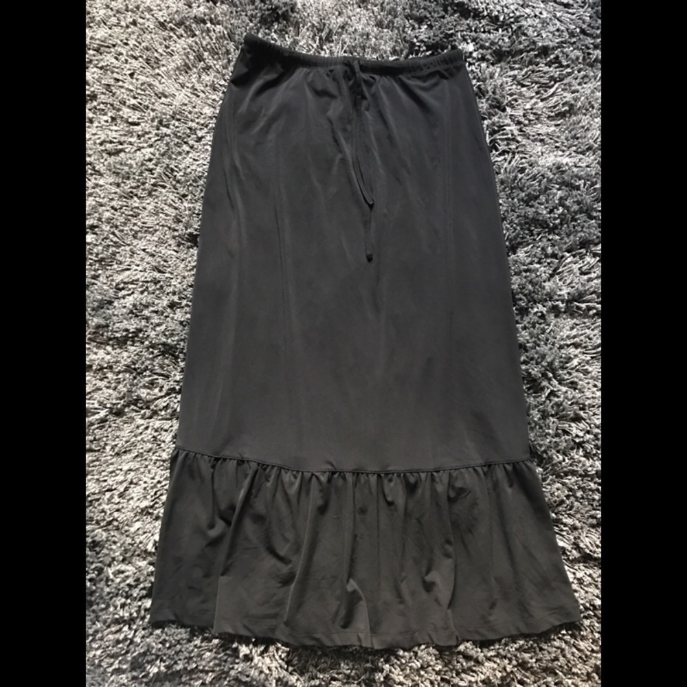 Liz Claiborne black maxi skirt size M